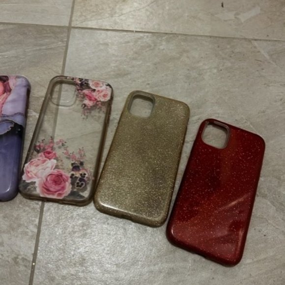 6 IPHONE 11 CASES - Picture 2 of 3
